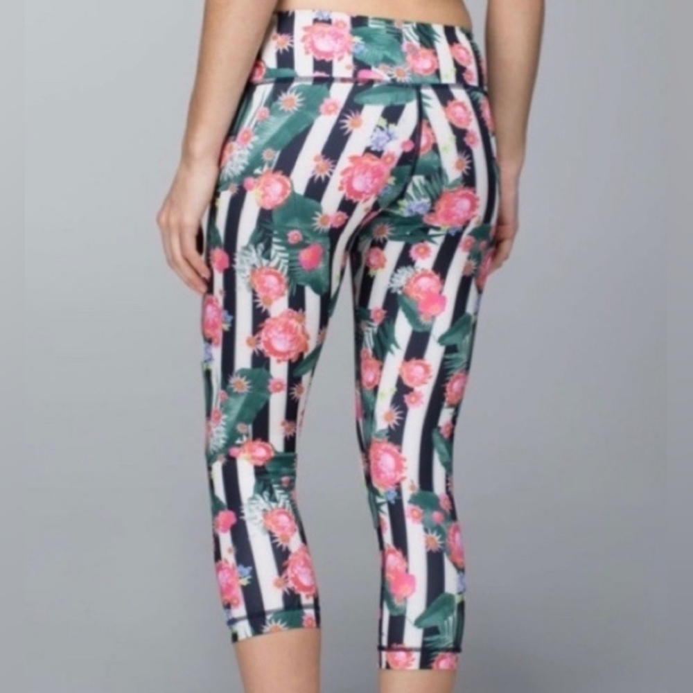 Lululemon Athletica Women's Leggings Multicolor Floral Size 4 Active Wear Yoga